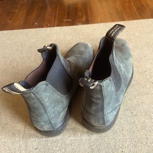 •Blundstone •Size 12US •Dk Grey •Suede •Squaretoe